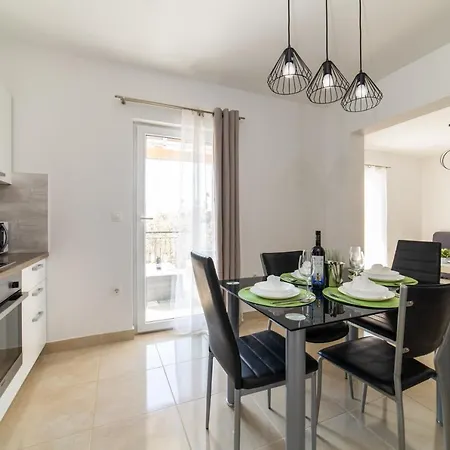 Sun Garden - 4 Star With Heated Swimming Pool, Quiet Bay, Bbq, 50m From The Sea Villa