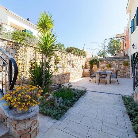 Sun Garden - 4 Star With Heated Swimming Pool, Quiet Bay, Bbq, 50m From The Sea Villa Milna (Brac)