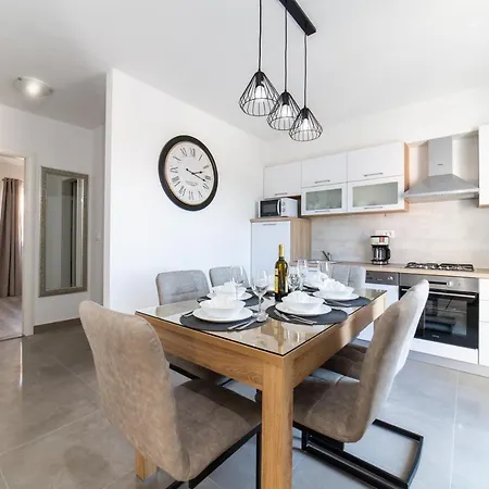 Villa Sun Garden - 4 Star With Heated Swimming Pool, Quiet Bay, Bbq, 50m From The Sea