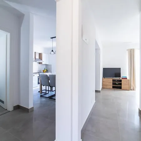 Sun Garden - 4 Star With Heated Swimming Pool, Quiet Bay, Bbq, 50m From The Sea Villa *