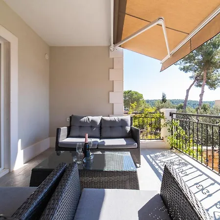 Sun Garden - 4 Star With Heated Swimming Pool, Quiet Bay, Bbq, 50m From The Sea Villa