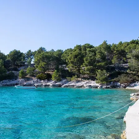 Sun Garden - 4 Star With Heated Swimming Pool, Quiet Bay, Bbq, 50m From The Sea