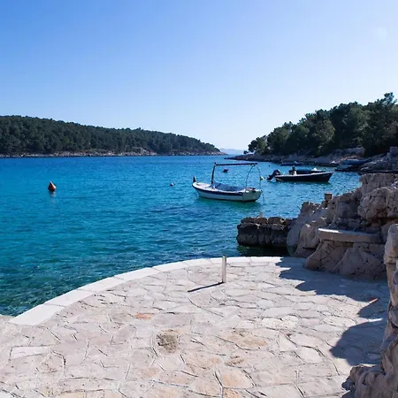 Sun Garden - 4 Star With Heated Swimming Pool, Quiet Bay, Bbq, 50m From The Sea Milna (Brac)