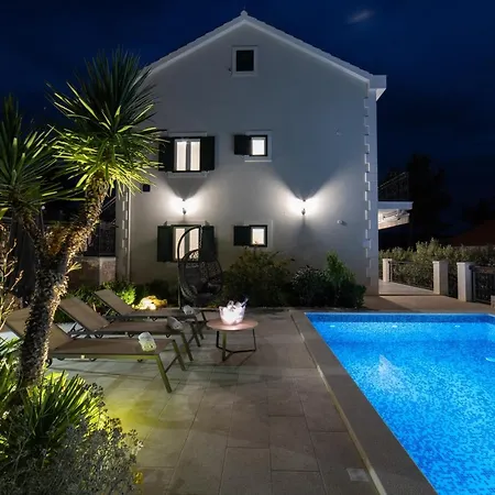 Sun Garden - 4 Star With Heated Swimming Pool, Quiet Bay, Bbq, 50m From The Sea * Milna (Brac)